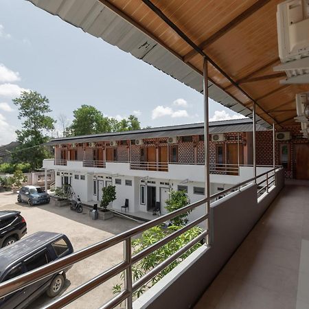 Reddoorz Syariah Near Jakabaring Sport City Παλεμπάνγκ Εξωτερικό φωτογραφία