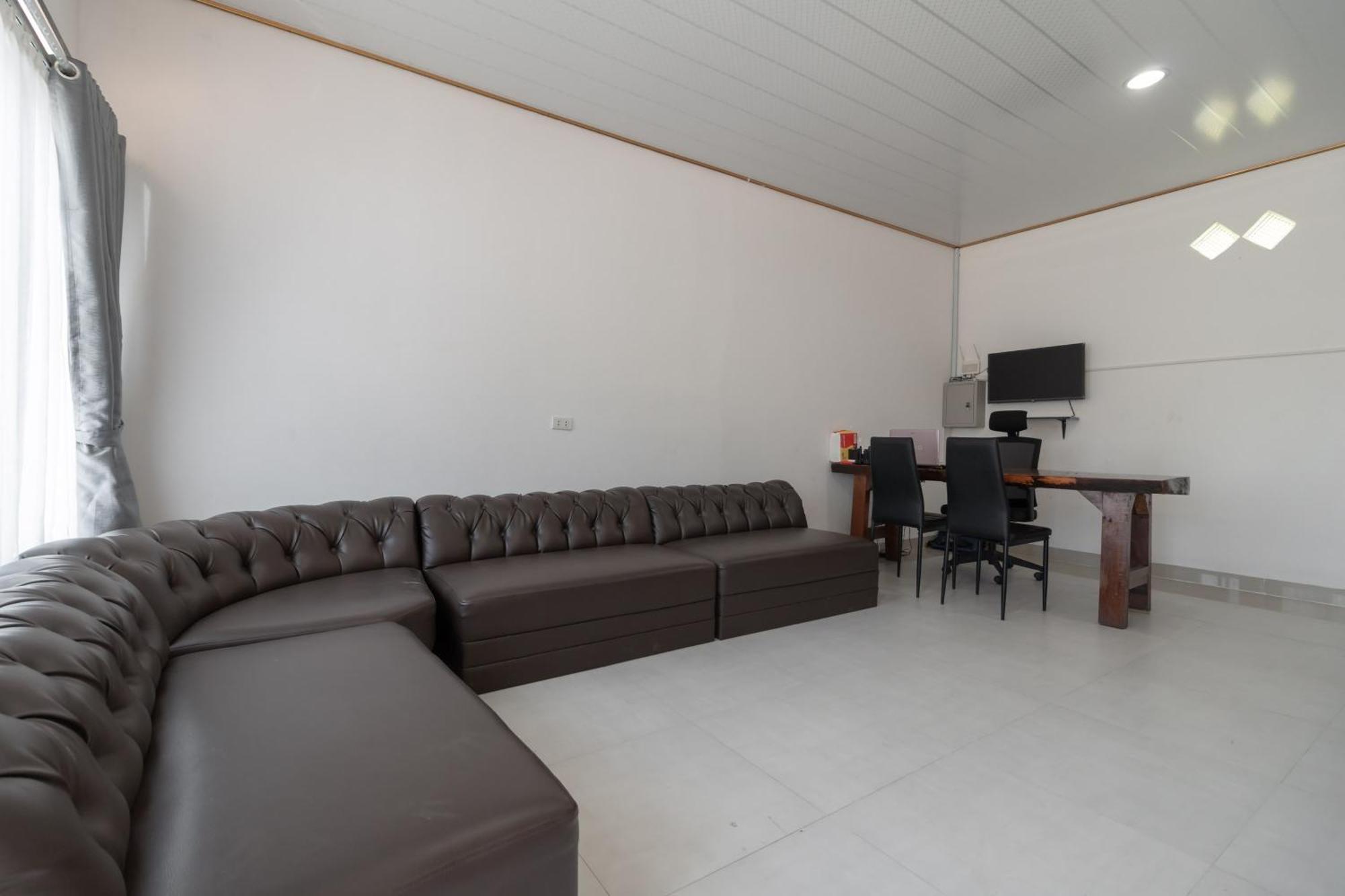 Reddoorz Syariah Near Jakabaring Sport City Παλεμπάνγκ Εξωτερικό φωτογραφία