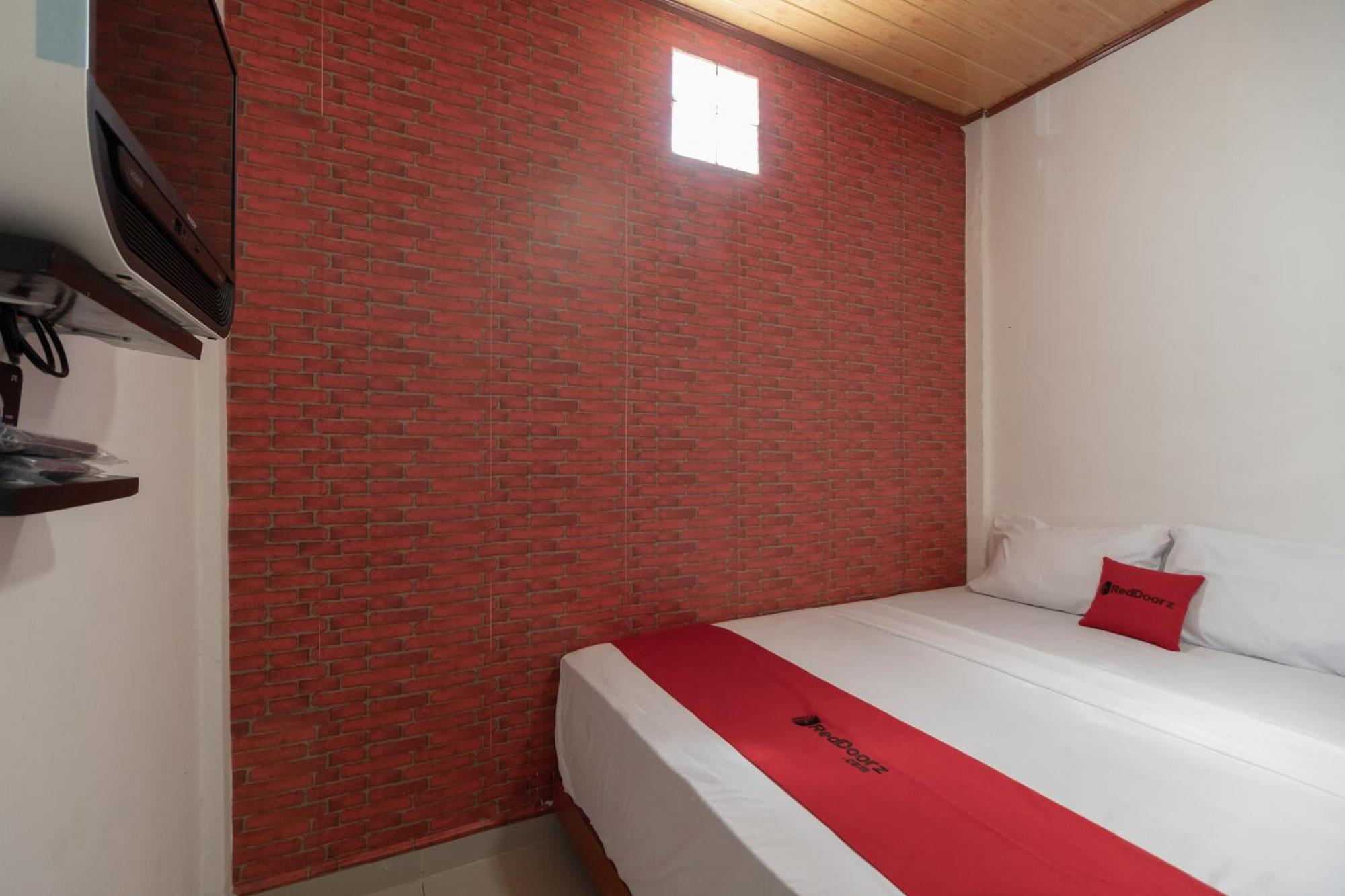 Reddoorz Syariah Near Jakabaring Sport City Παλεμπάνγκ Εξωτερικό φωτογραφία